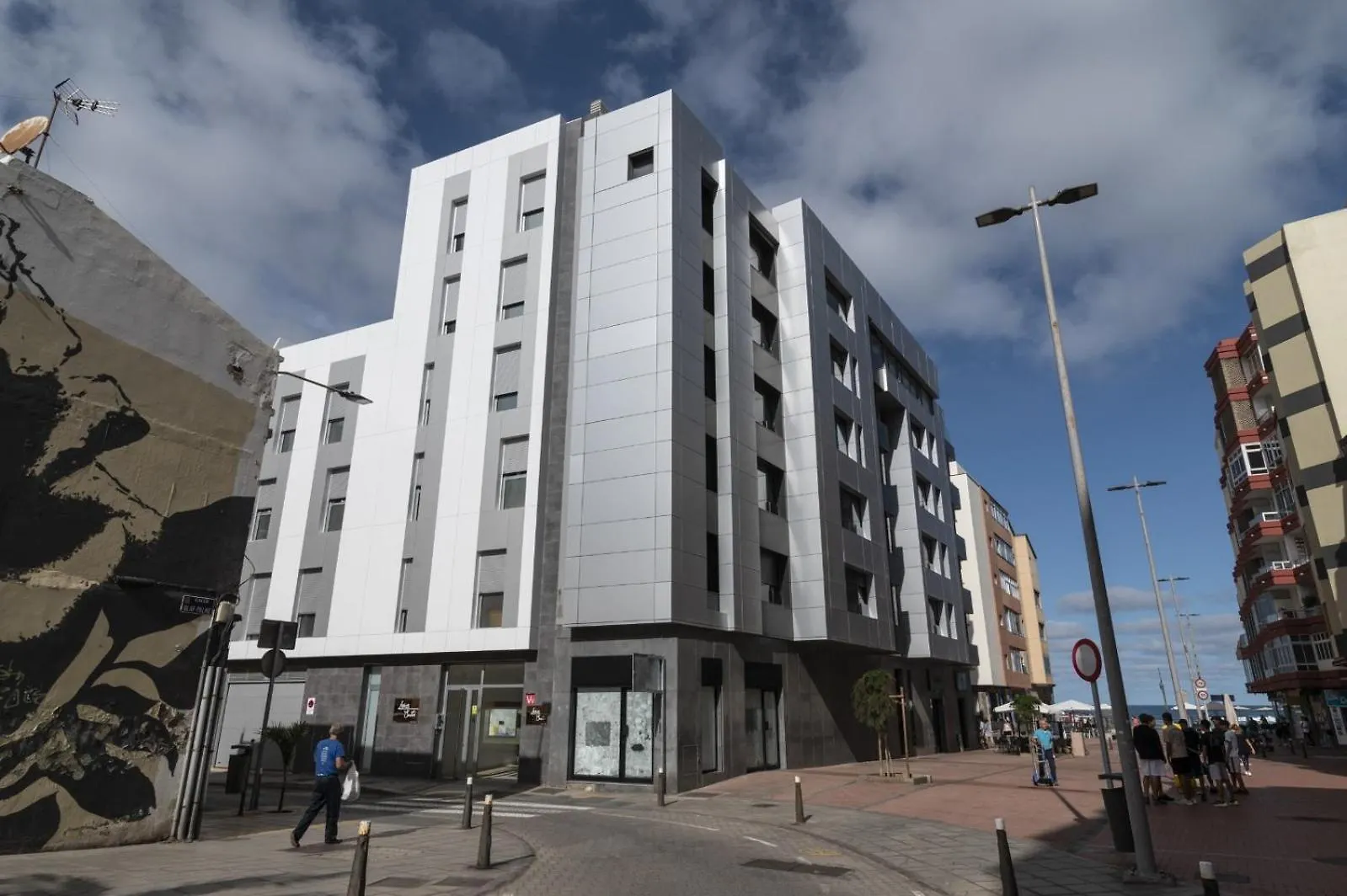 Nuevos Lightbooking Livian Suites Las Palmas 0*, Las Palmas de Gran Canaria Spain