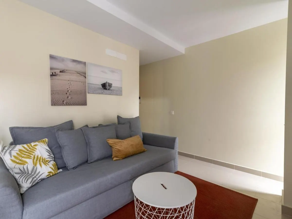 Nuevos Lightbooking Livian Suites Las Palmas Spain