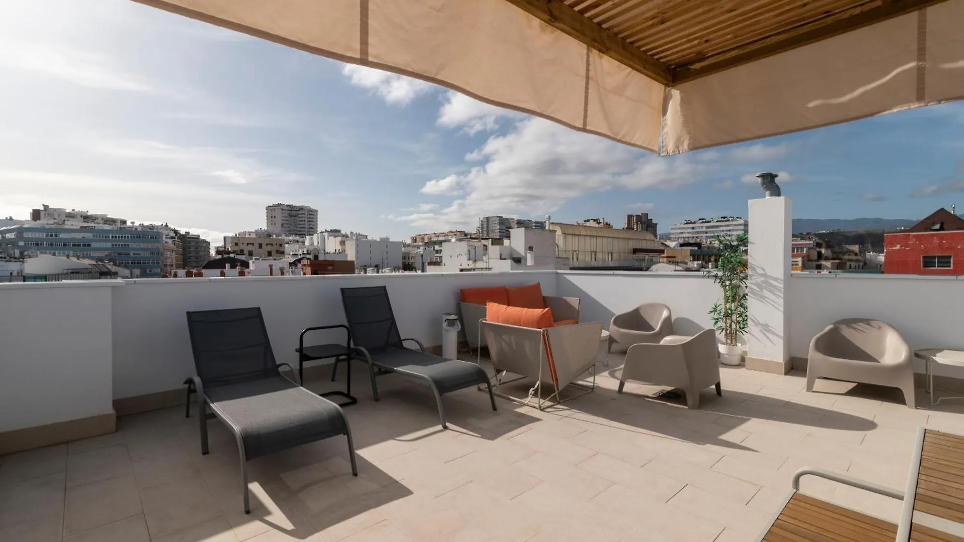 Nuevos Lightbooking Livian Suites Las Palmas Spain