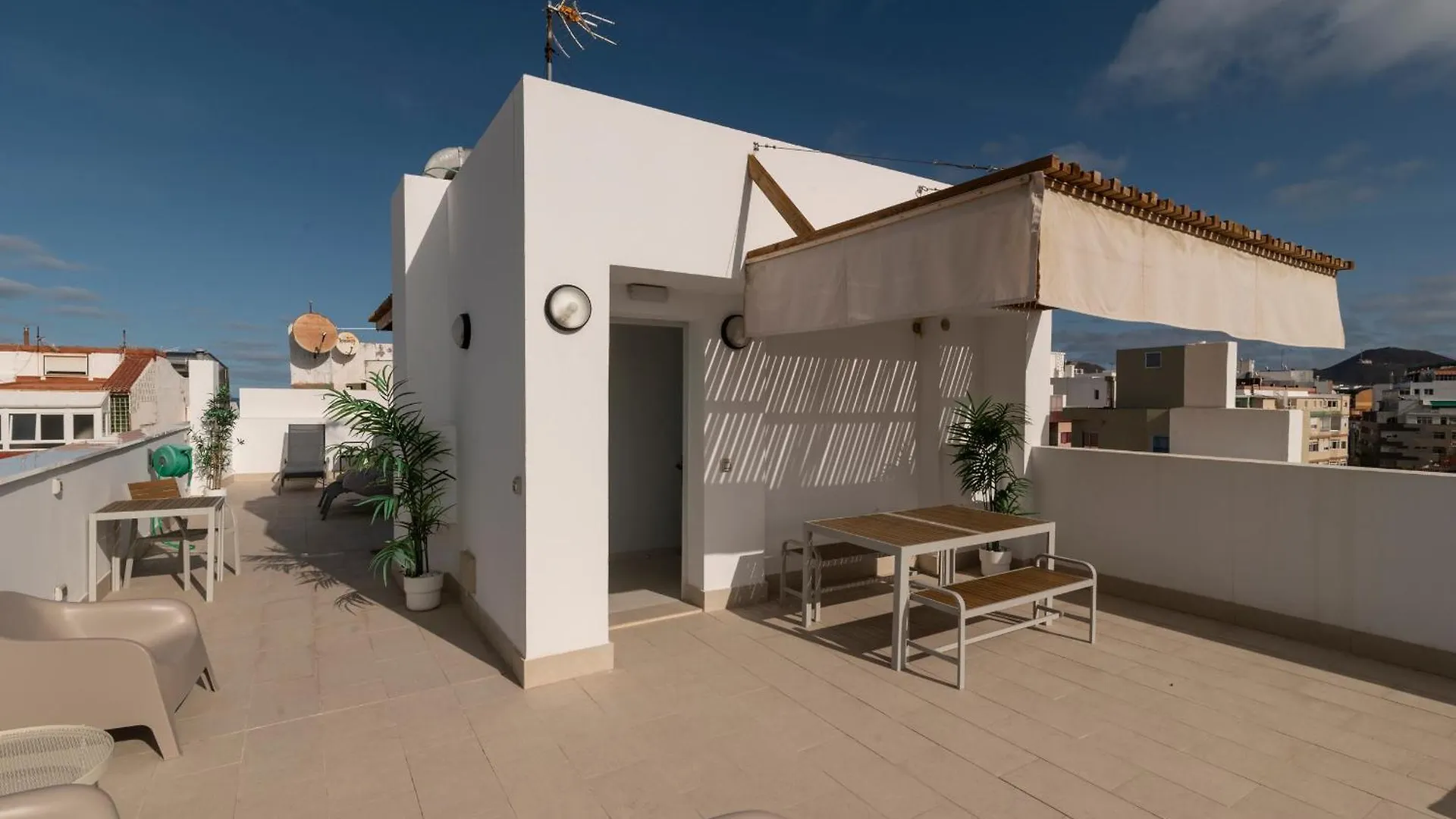 Nuevos Lightbooking Livian Suites Las Palmas 0*, Las Palmas de Gran Canaria